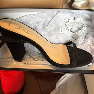 Lulu black tie up sandals size 7.5